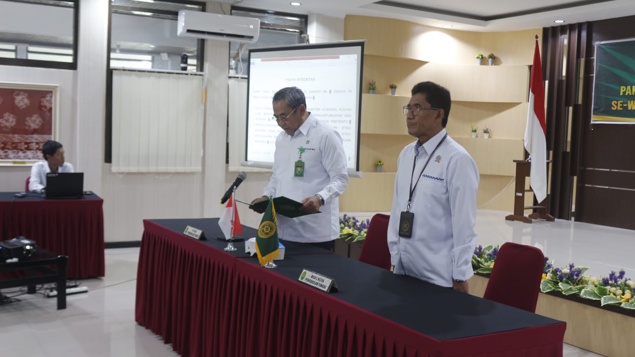 Pembacaan dan Penandatanganan Pakta Integritas dan Perjanjian Kinerja Tahun 2025